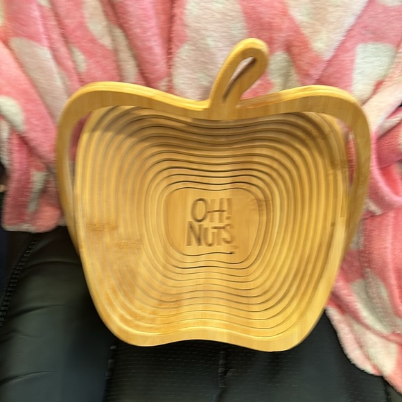 Wooden nut basket - Picture 2 of 3